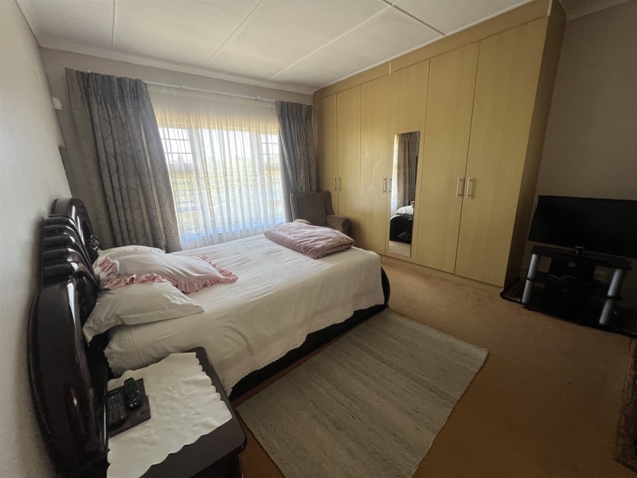 3 Bedroom Property for Sale in Beacon Bay North Eastern Cape